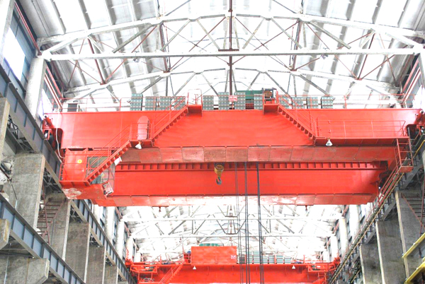 <strong>吊钩、抓斗、电磁吸盘，</strong>